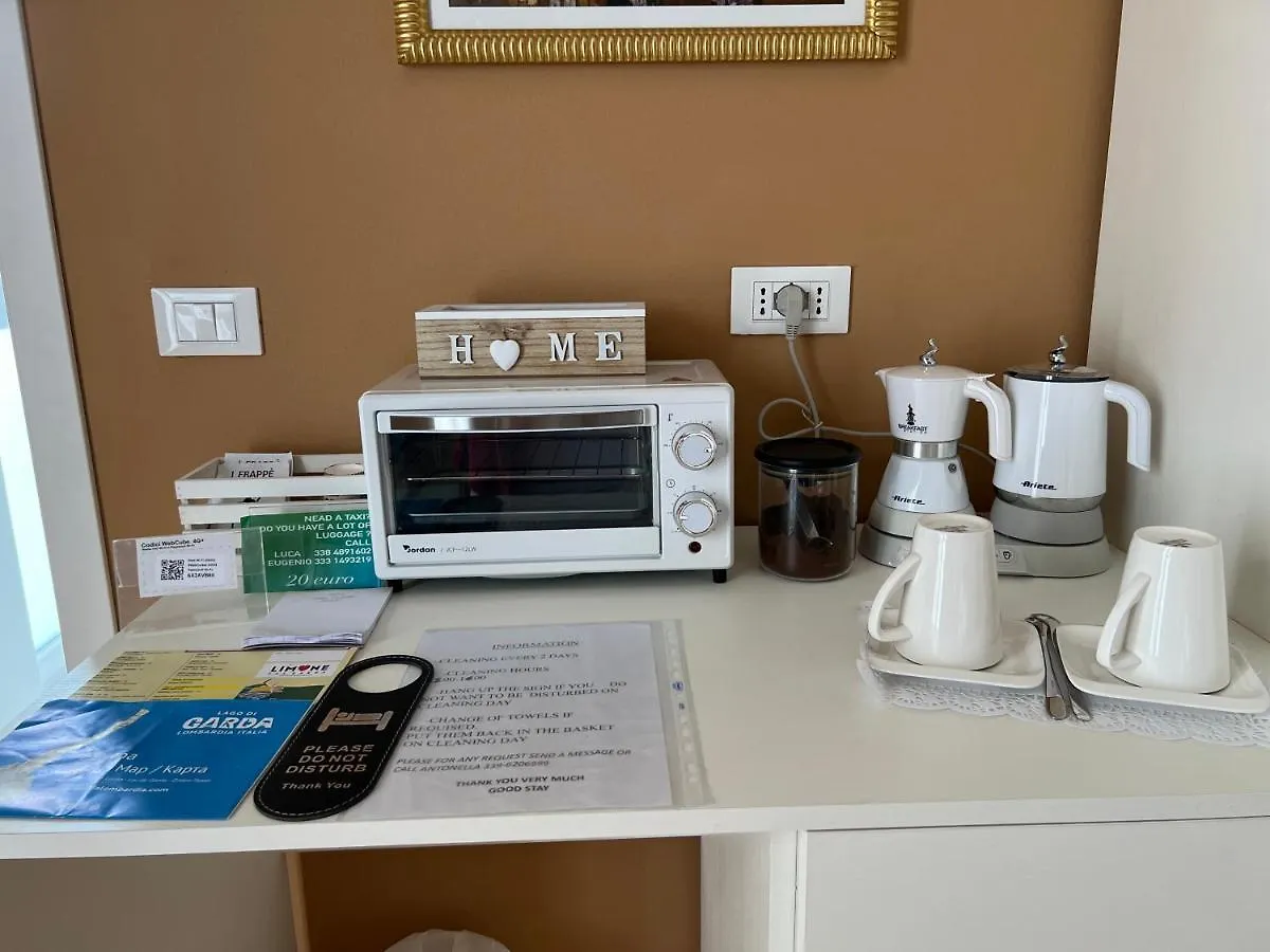 Villa Castello Only Room 利莫内-苏尔加达 住宿加早餐酒店