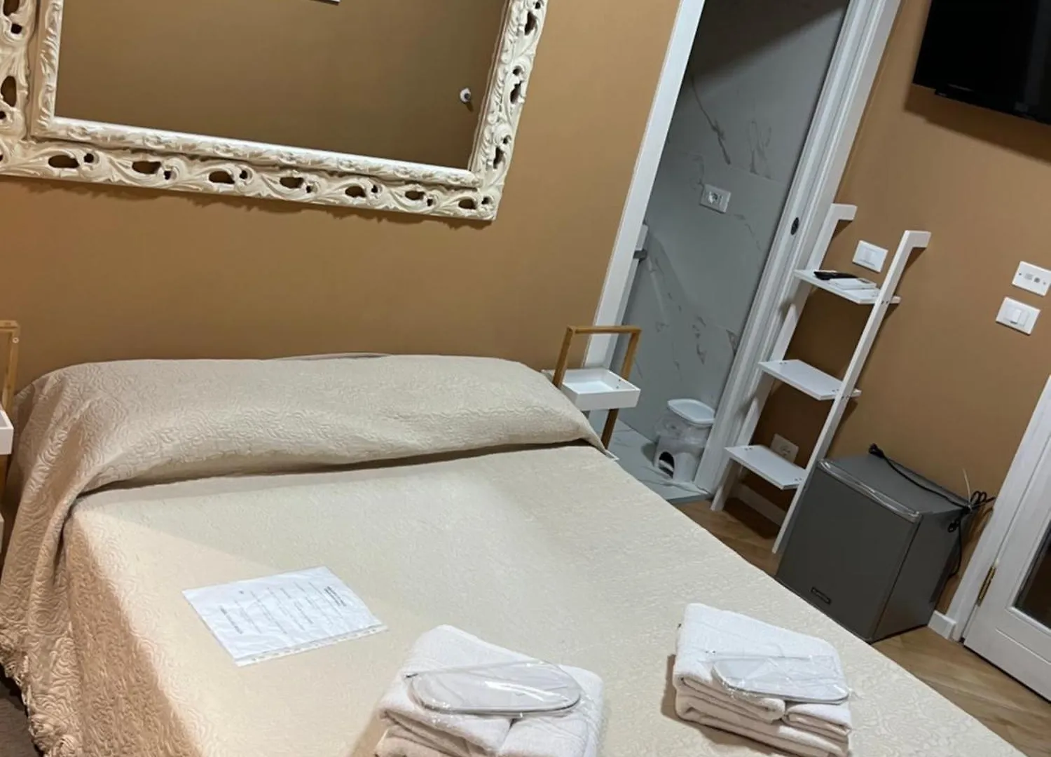 Villa Castello Only Room 利莫内-苏尔加达 住宿加早餐酒店
